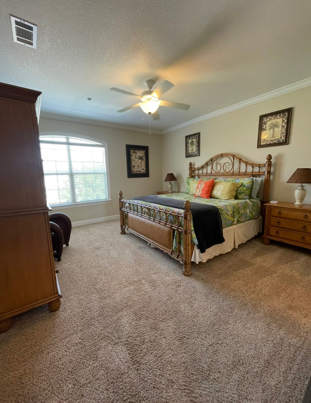 1301 Mariners - Large 4/3.5 End Unit with 2 Car Garage and Lake View*St. Simons, GA