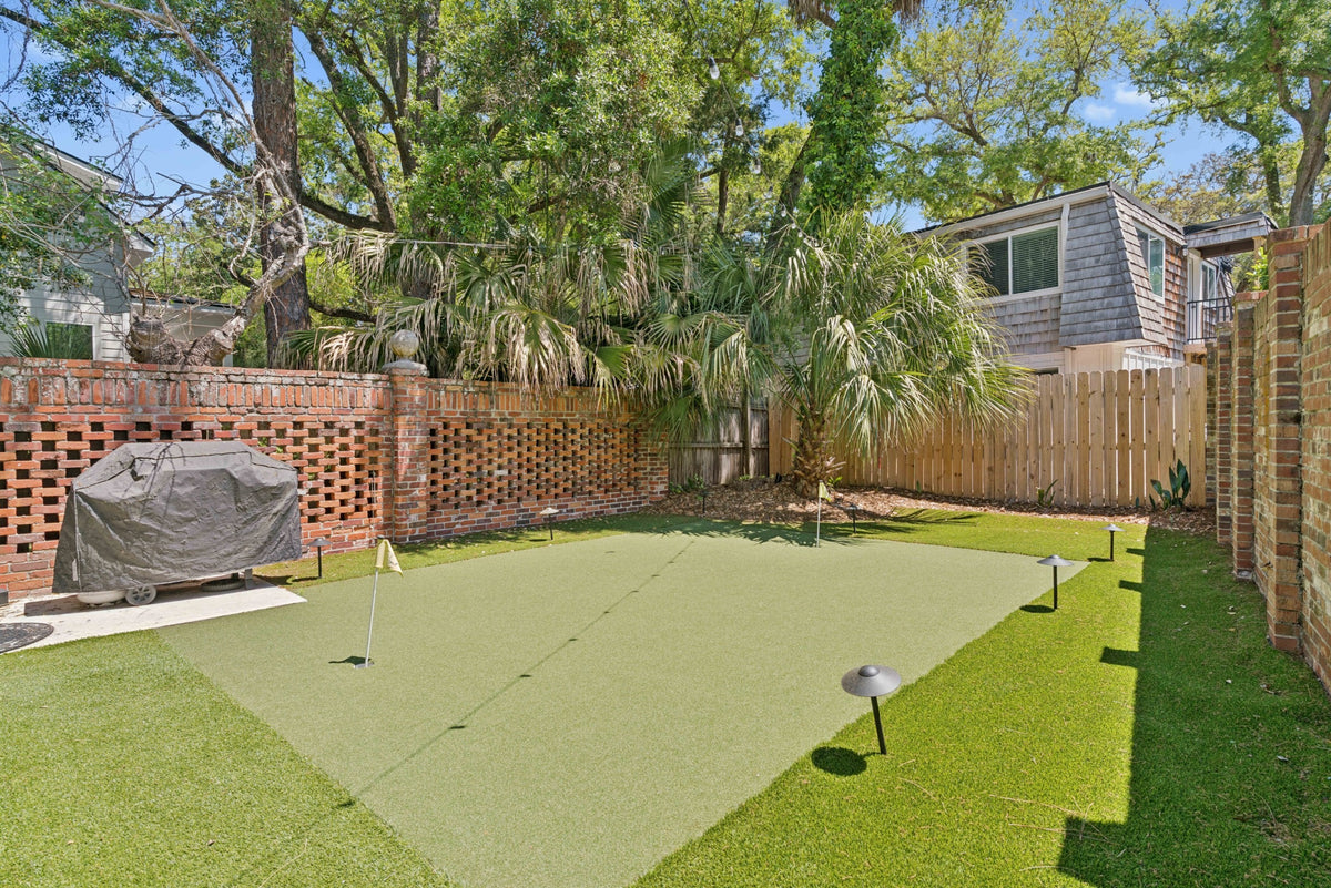 1 BLOCK FROM BEACH AND King & Prince!*St. Simons, GA