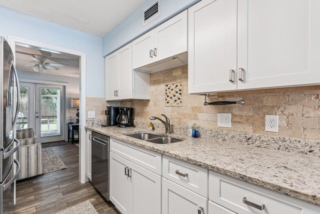 1 BLOCK FROM BEACH AND King & Prince!*St. Simons, GA