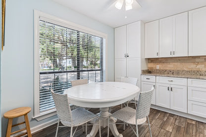 1 BLOCK FROM BEACH AND King & Prince!*St. Simons, GA