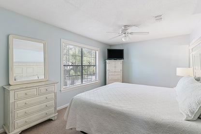 1 BLOCK FROM BEACH AND King & Prince!*St. Simons, GA