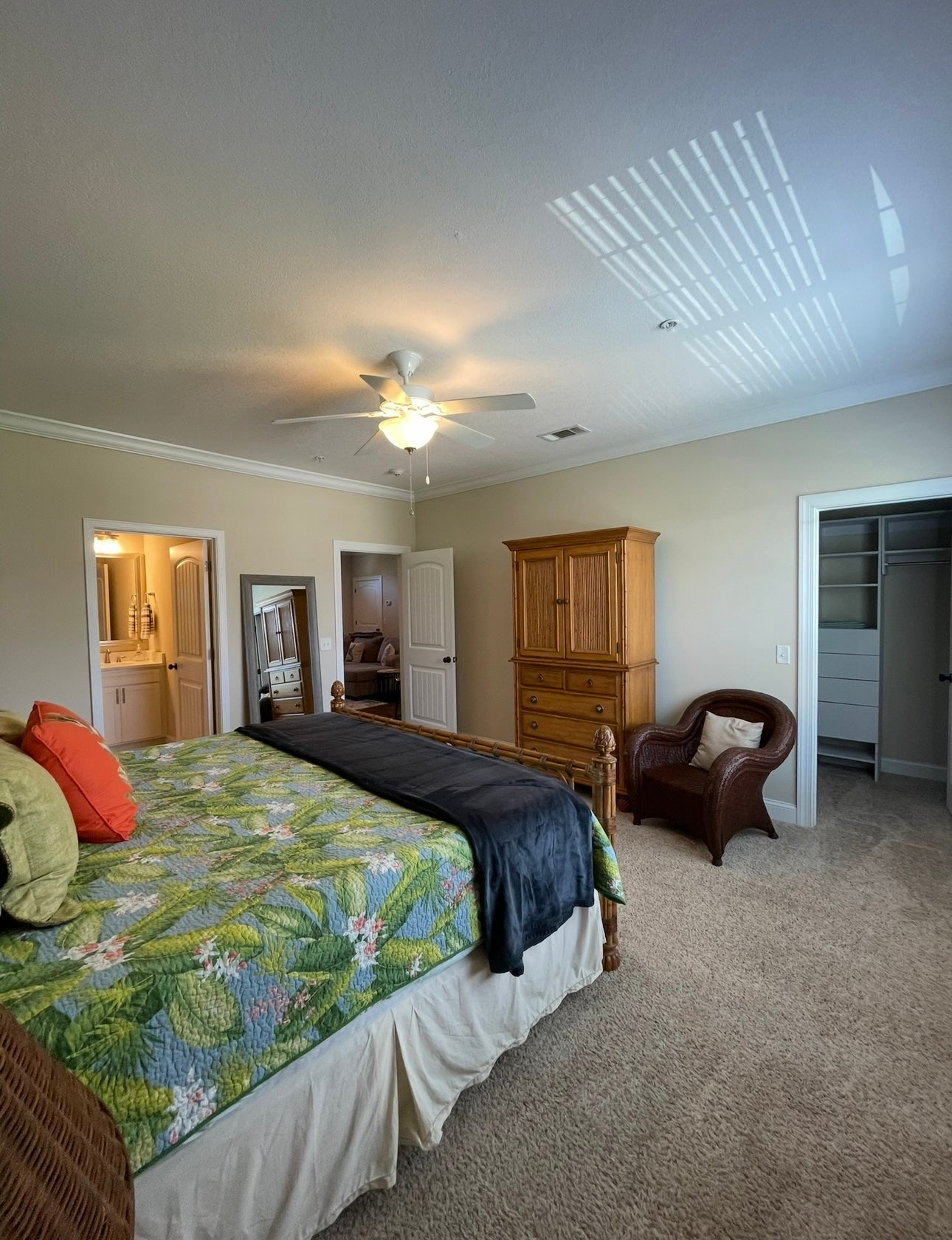 1301 Mariners - Large 4/3.5 End Unit with 2 Car Garage and Lake View*St. Simons, GA