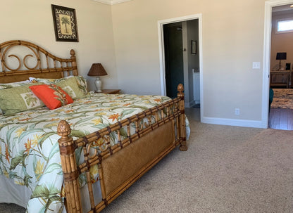 1301 Mariners - Large 4/3.5 End Unit with 2 Car Garage and Lake View*St. Simons, GA