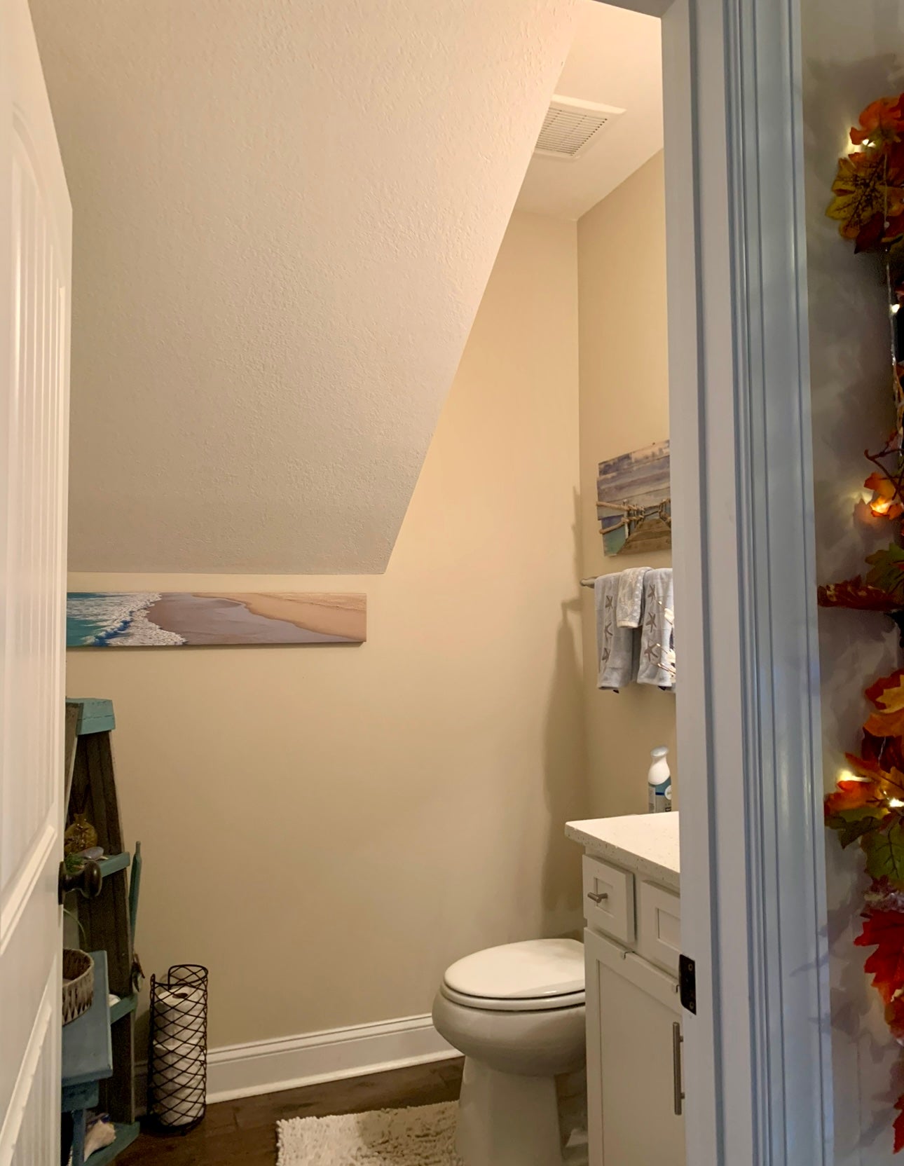 1301 Mariners - Large 4/3.5 End Unit with 2 Car Garage and Lake View*St. Simons, GA