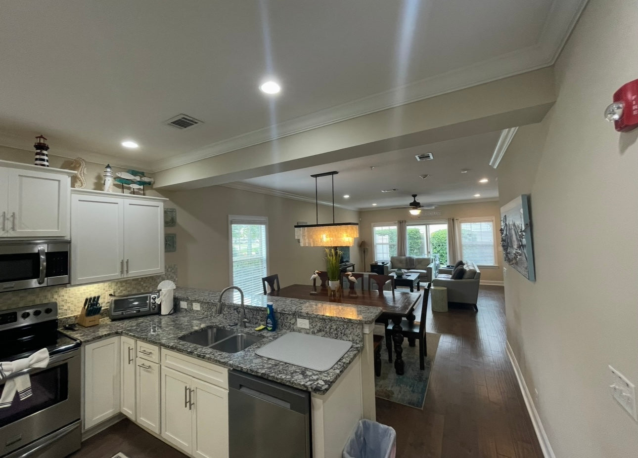 1301 Mariners - Large 4/3.5 End Unit with 2 Car Garage and Lake View*St. Simons, GA