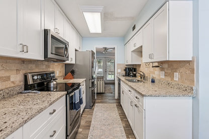 1 BLOCK FROM BEACH AND King & Prince!*St. Simons, GA