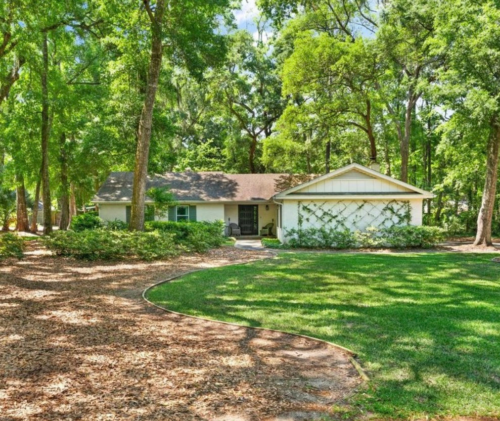 Cannon Court-Mid Island Updated St.Clair Home*St. Simons, GA