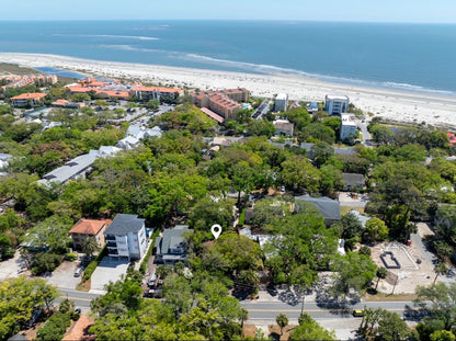1 BLOCK FROM BEACH AND King & Prince!*St. Simons, GA